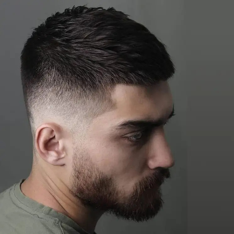 low fade com franja cabelo liso