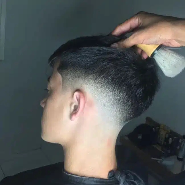 low fade disfarçado cabelo liso