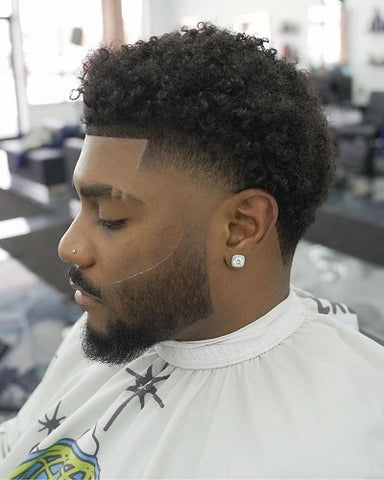 Low Fade Rulos 60 ideias de low fade em V para arrasar em 2026