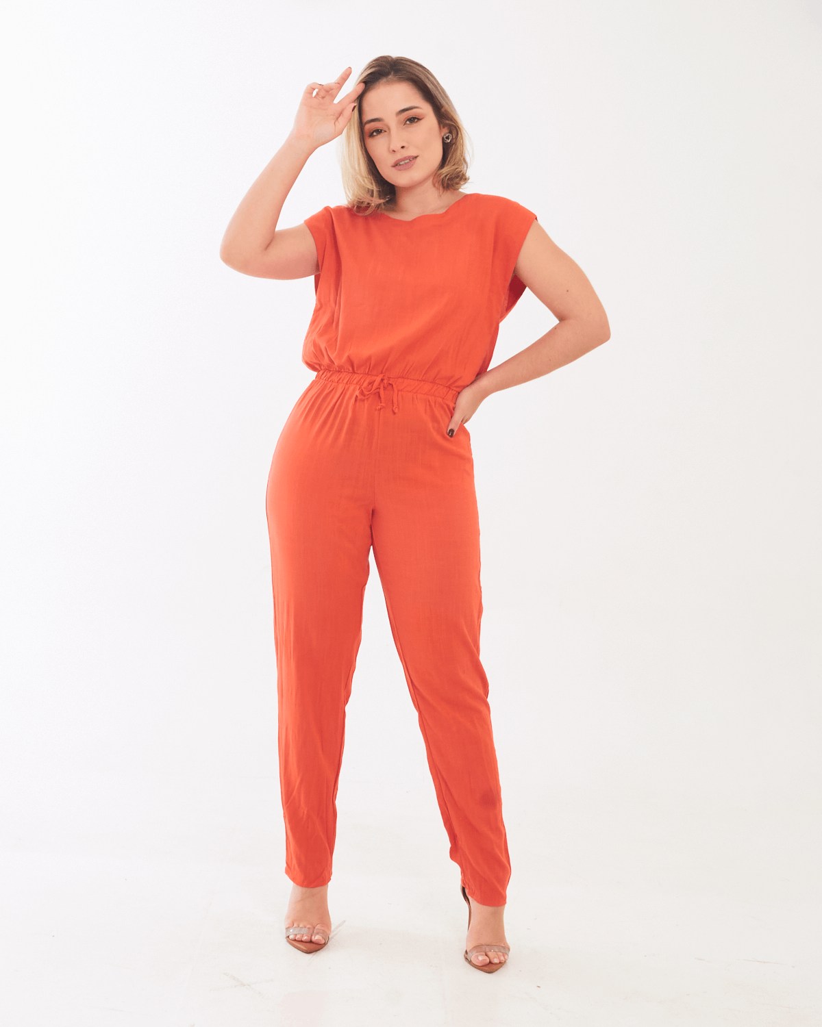 Macacão de Linho: Conforto e Sofisticação no Verão