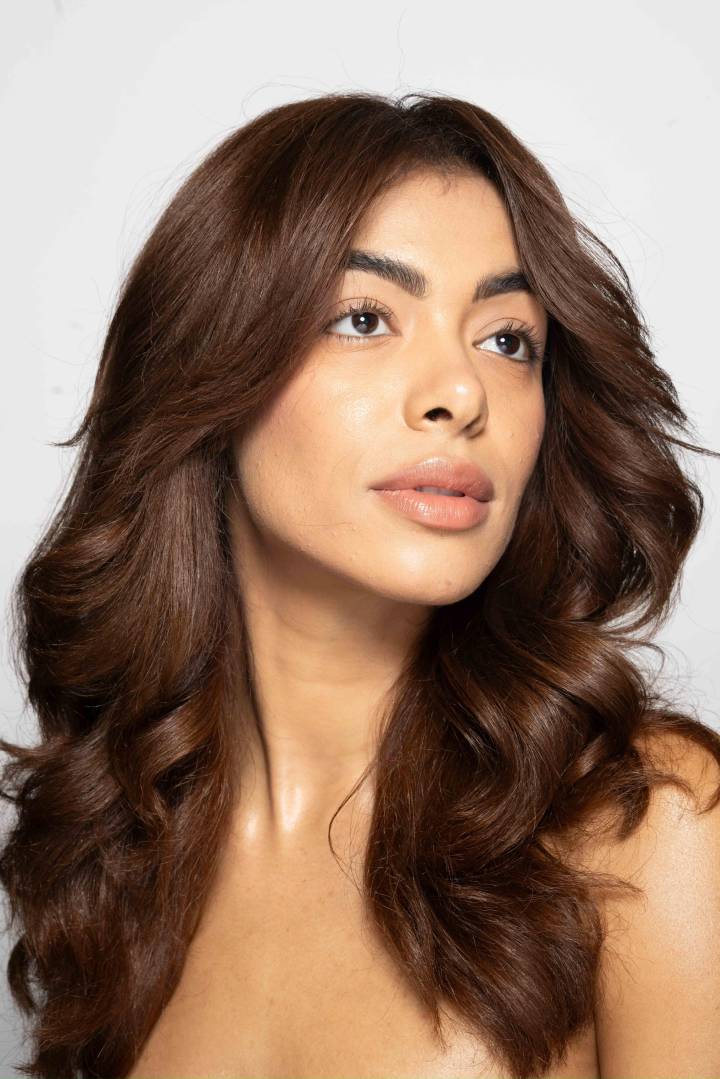 5 ideias de títulos:
1. Maquiagem Capilar: O Guia Completo para Cobrir Cabelos Brancos e Falhas
2. Tipos de Maquiagem para Cabelo: Encontre a Solução Ideal para Você
3. Benefícios e Cuidados Essenciais ao Usar Maquiagem Capilar
4. Como Aplicar Maquiagem Capilar: Dicas para um Resultado Natural
5. Maquiagem Capilar vs. Tintura: Qual a Melhor Opção para Retocar a Raiz?