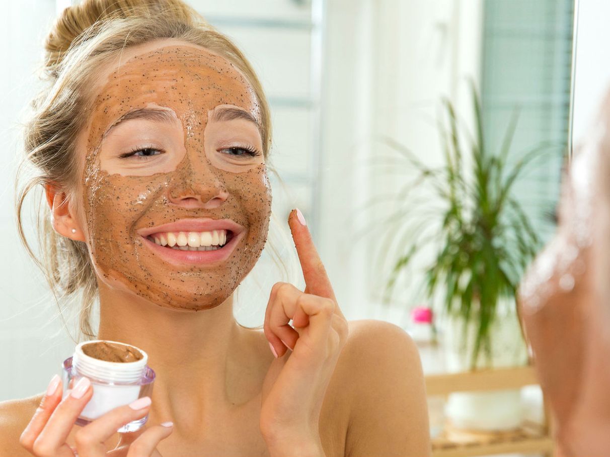 Pele Oleosa Nunca Mais: As Melhores Máscaras Caseiras para Controlar o Brilho