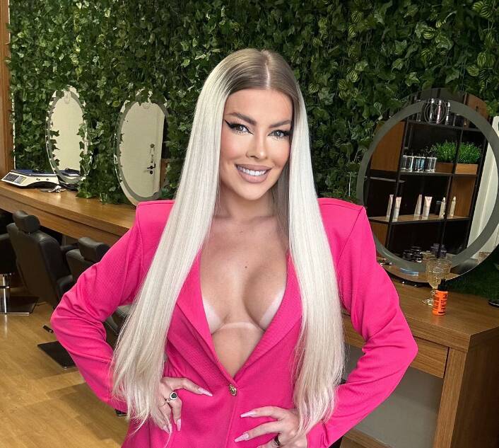 Mega Hair Nano Pele vs. Ponto Americano: Qual o Ideal para Você em Floripa?