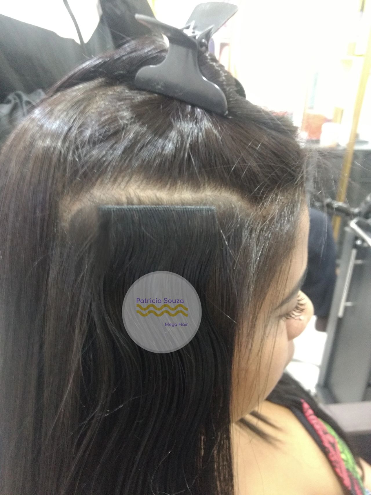 Manutenção e Cuidados Essenciais para o Seu Mega Hair de Fita Adesiva