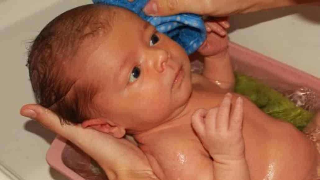 Dicas para o Banho do Bebê em Dias Frios