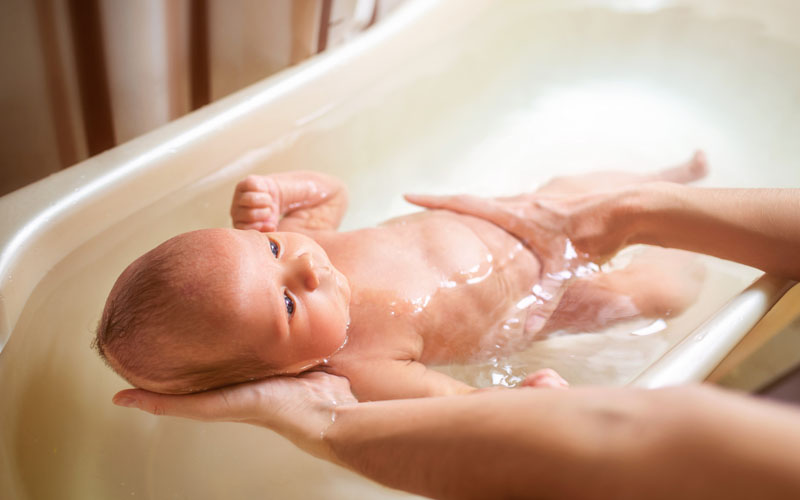 Frequência Ideal do Banho para Recém-Nascidos