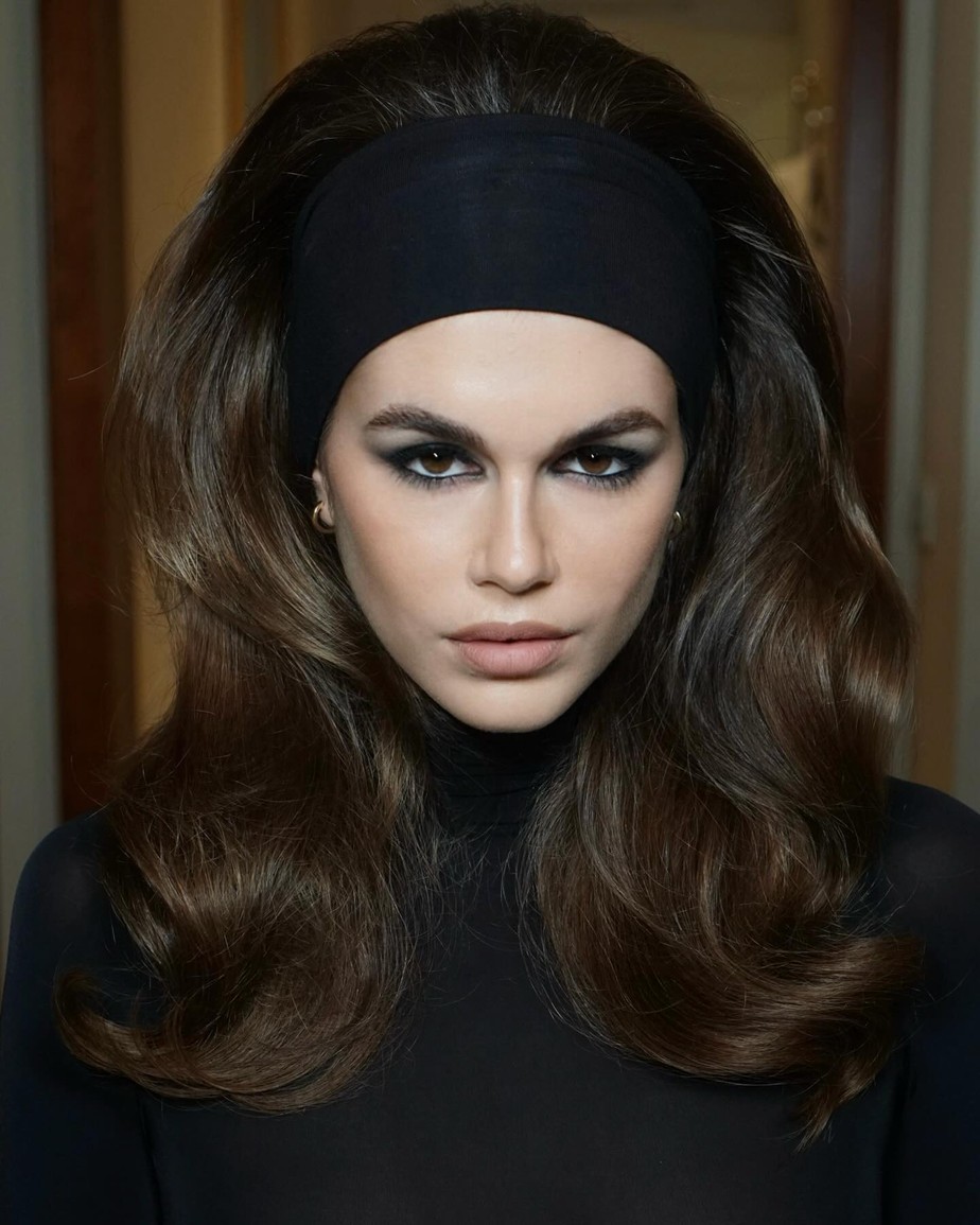 penteado anos 80 versus anos 90 qual escolher para festa