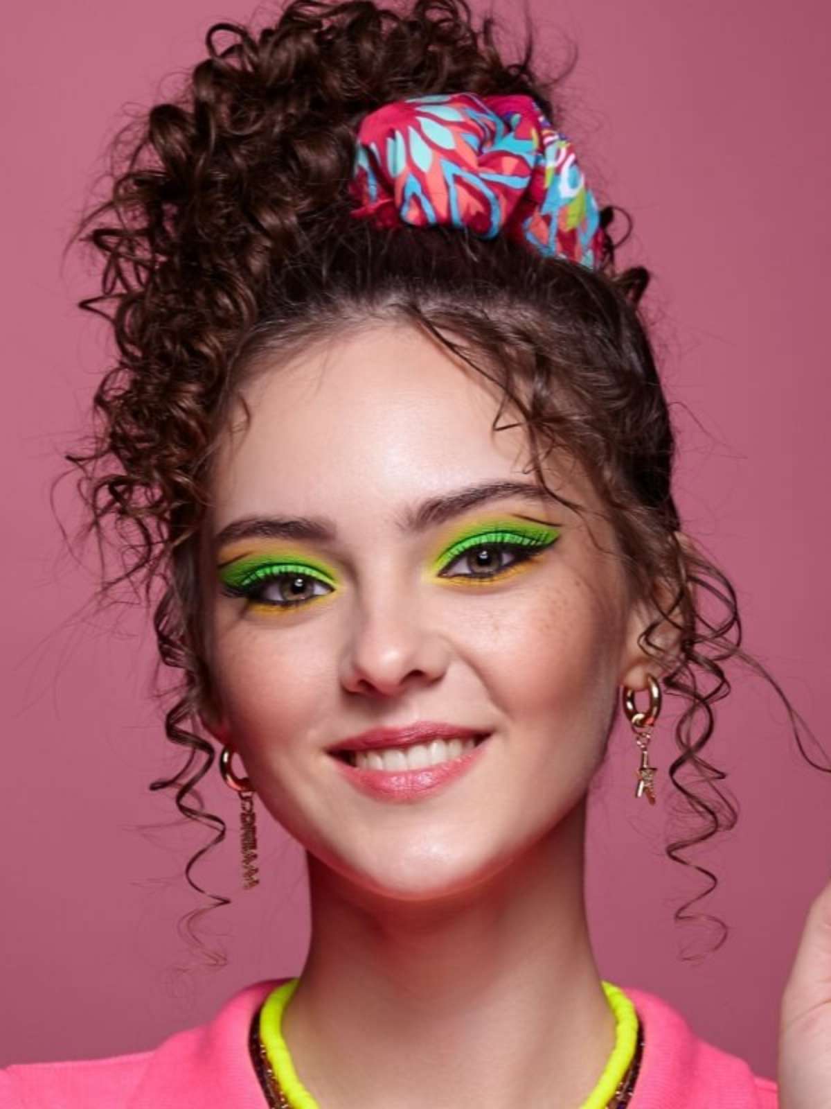 ideias de penteados anos 80 para festa feminina