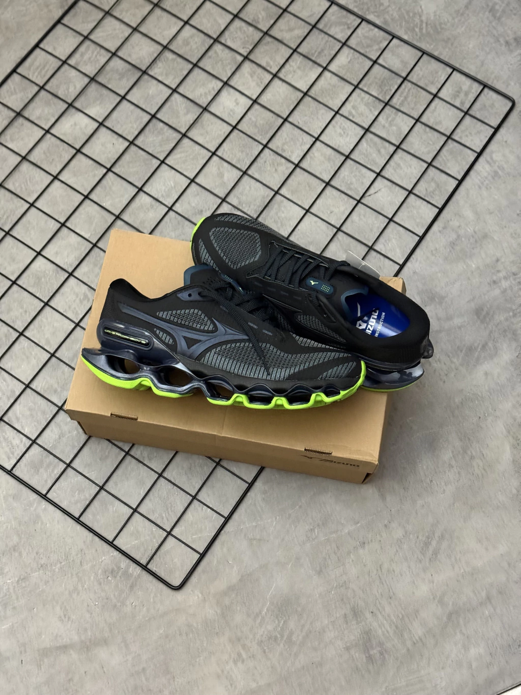 Mizuno Wave Prophecy 15 festival outfit