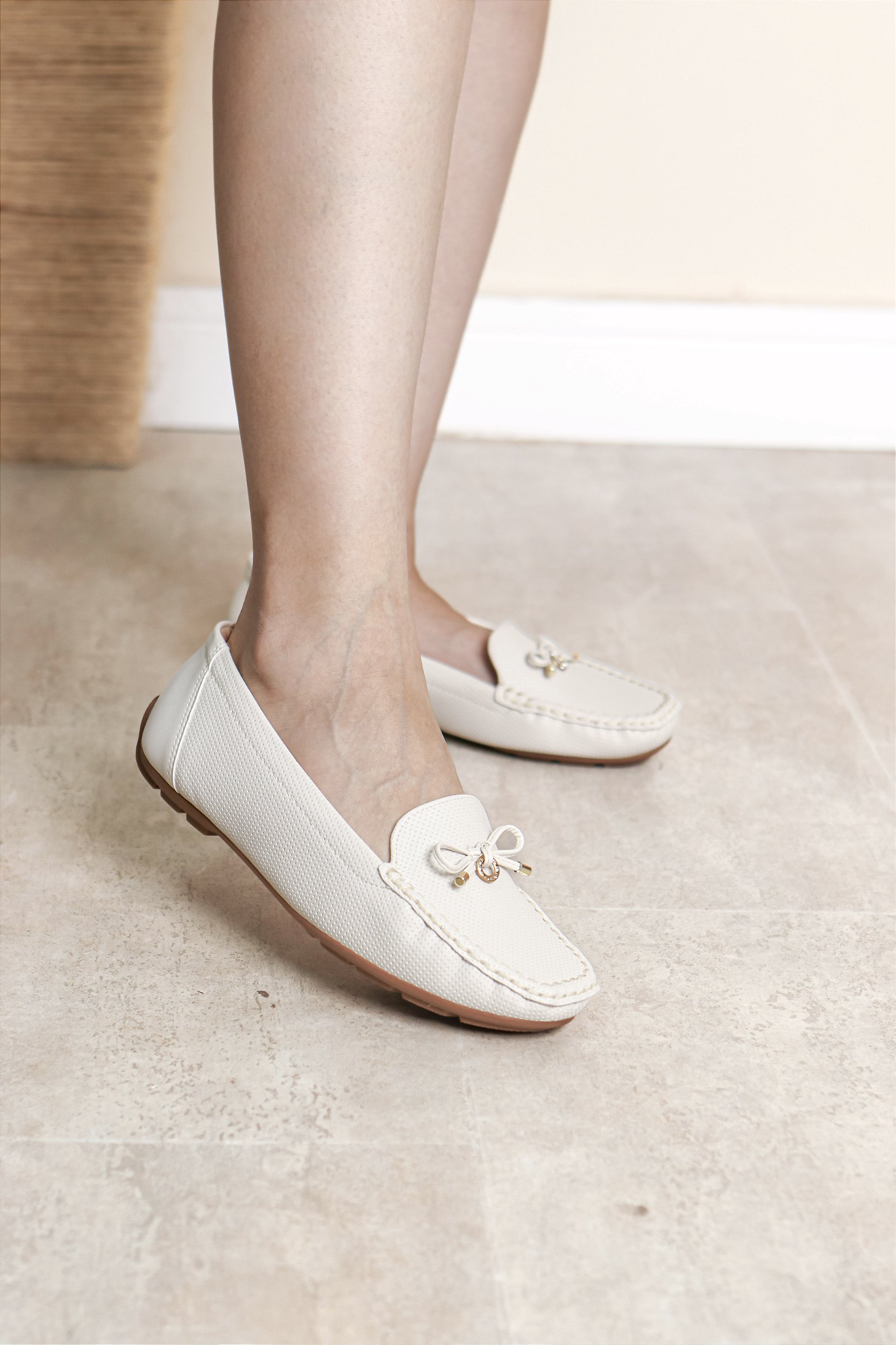 mocassim modare ultraconforto off white