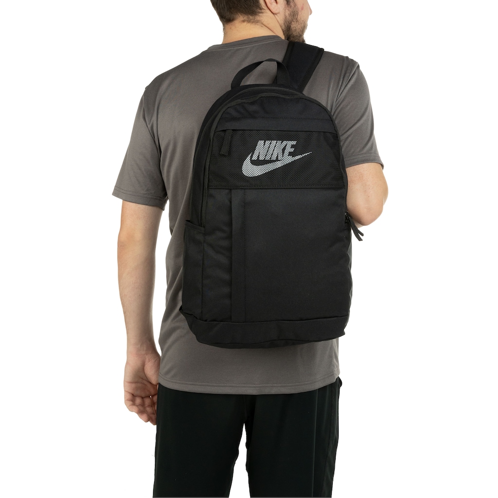 mochila da nike looks
