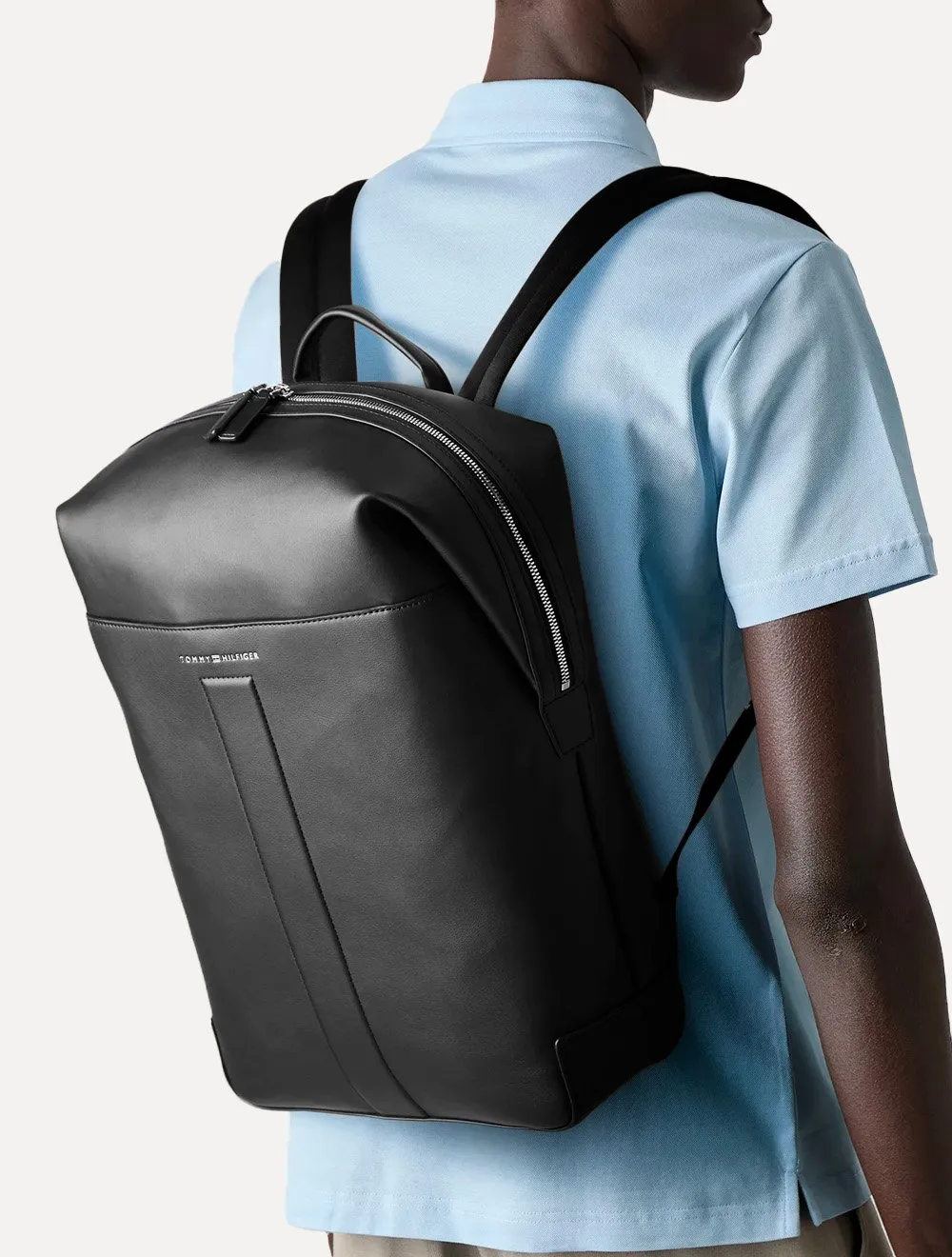 mochila Tommy Hilfiger preta
