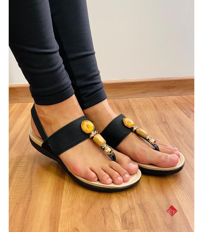 looks com sandália Modare