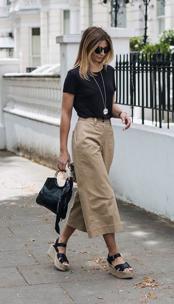 looks casuais com camiseta preta