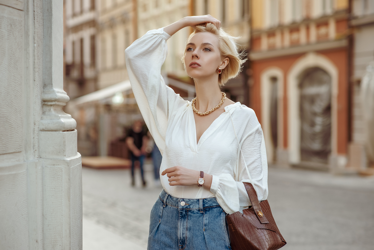 looks com blusa colorida
