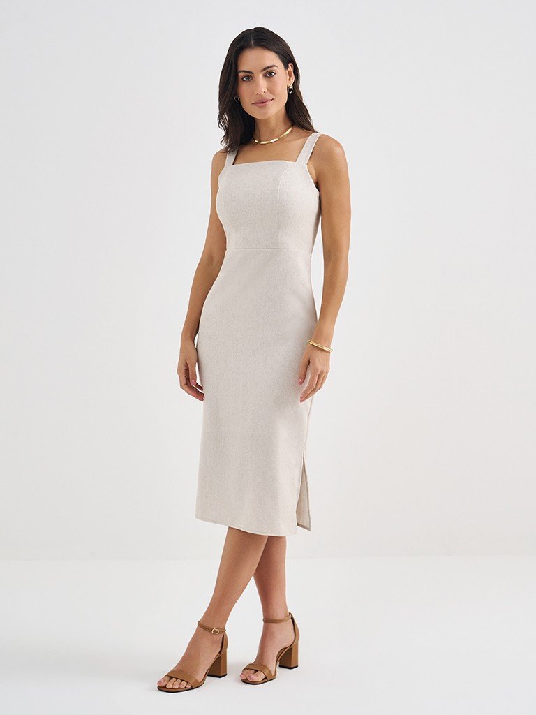 vestido tubinho com tênis