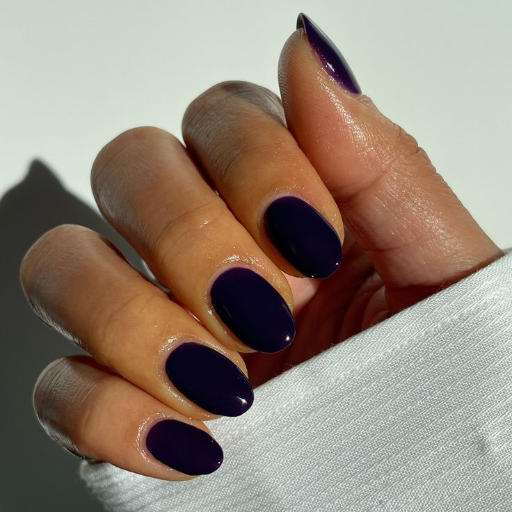 unhas de gel metalizado