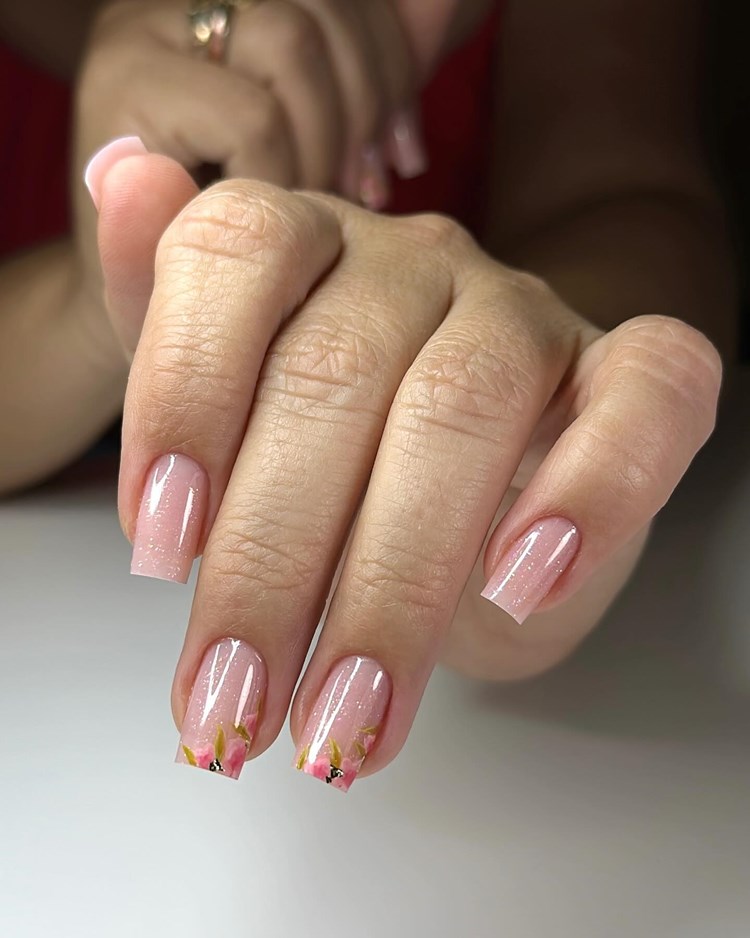 unhas de gel quadrada