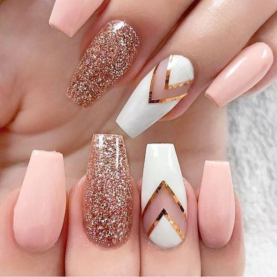 unhas de gel stiletto