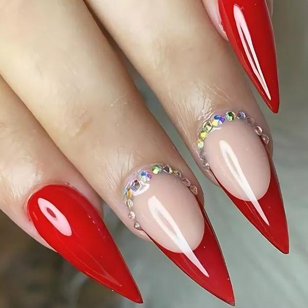 Efeito Cat Eye nas Unhas: Guia de Aplicação e Melhores Géis Magnéticos