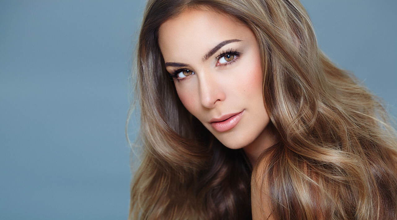 Morena Iluminada em Casa: Técnicas e Produtos para um Resultado Profissional