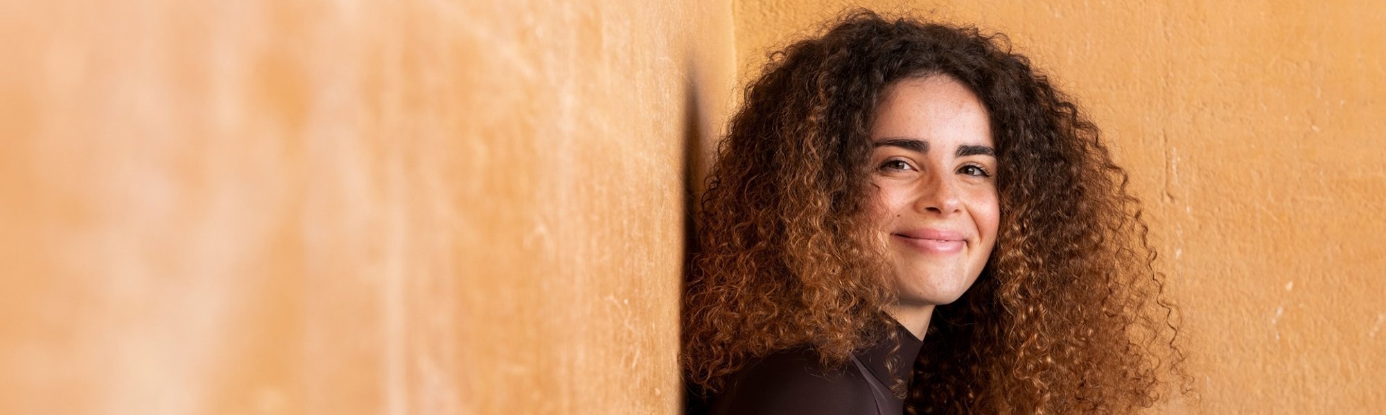 Morena Iluminada Avelã