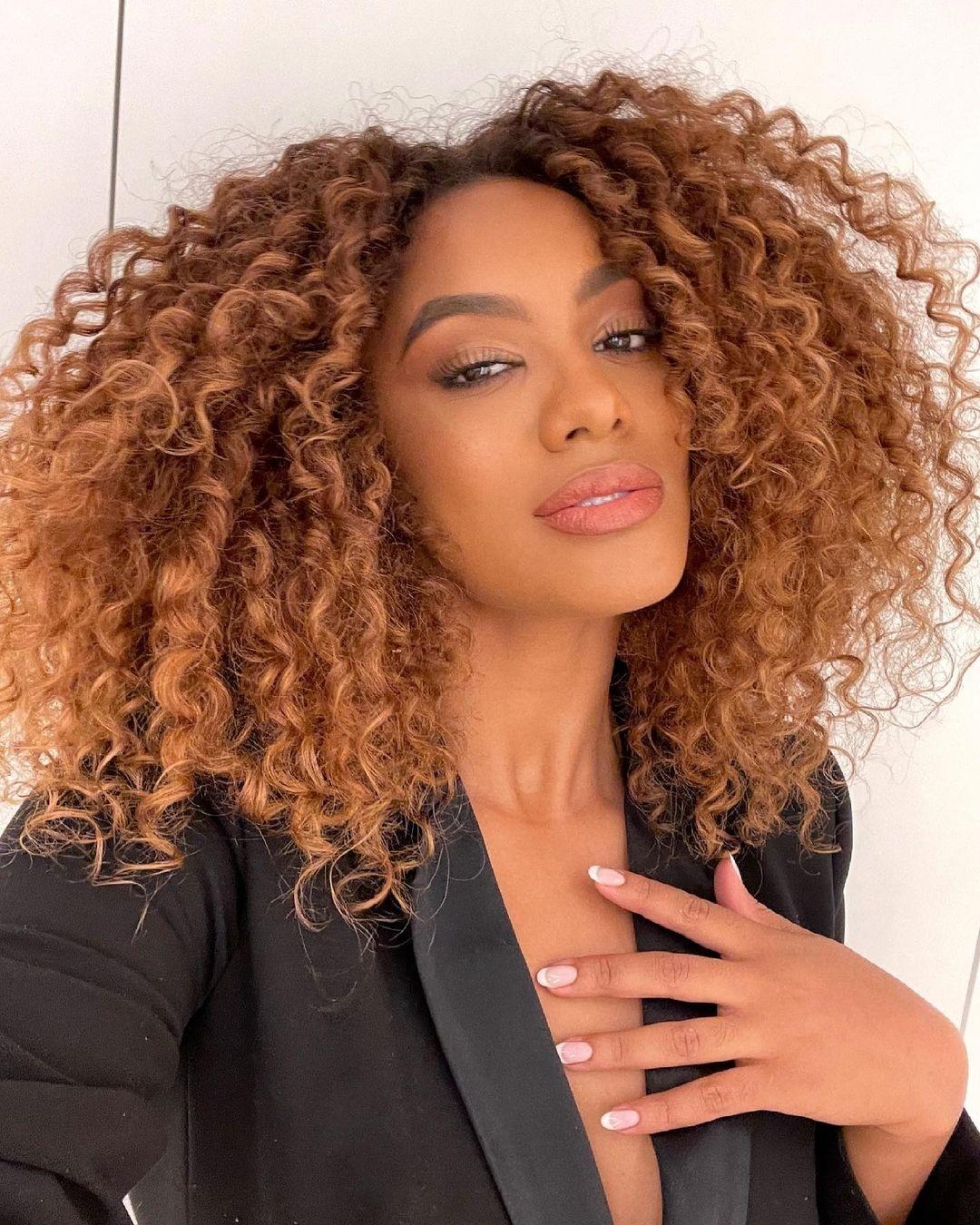 quanto custa fazer morena iluminada em cabelo cacheado