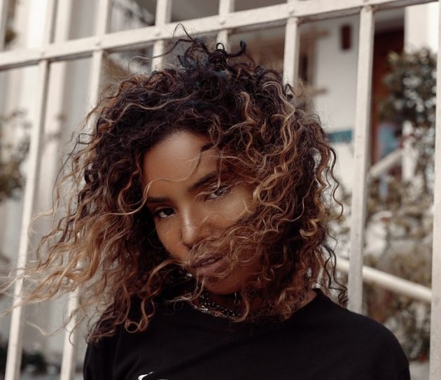 Morena Iluminada Cabelo Curto