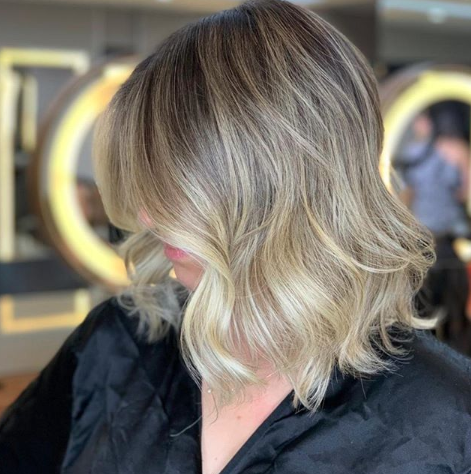 Descubra a Morena Iluminada Perfeita para Seu Cabelo Curto: Inspirações e Dicas