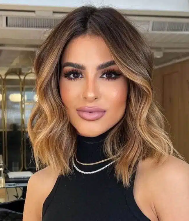 Morena Iluminada Cabelo Curto