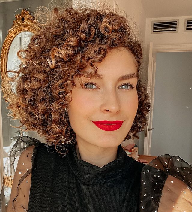 Morena Iluminada Cabelo Curto