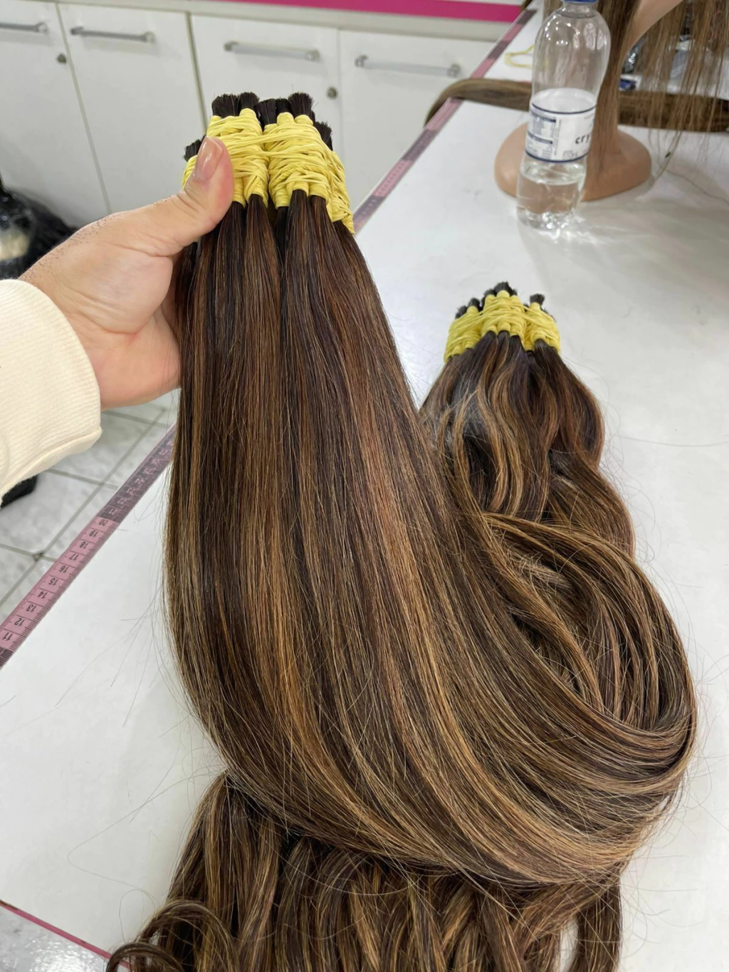 morena iluminada cabelo liso caramelo