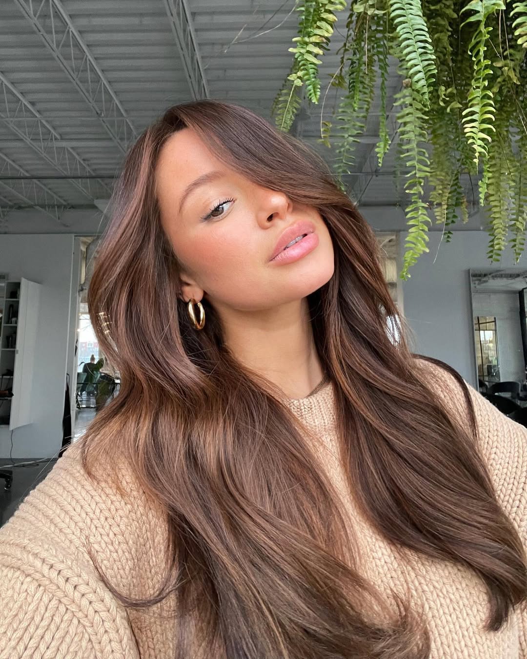 morena iluminada cabelo liso com franja