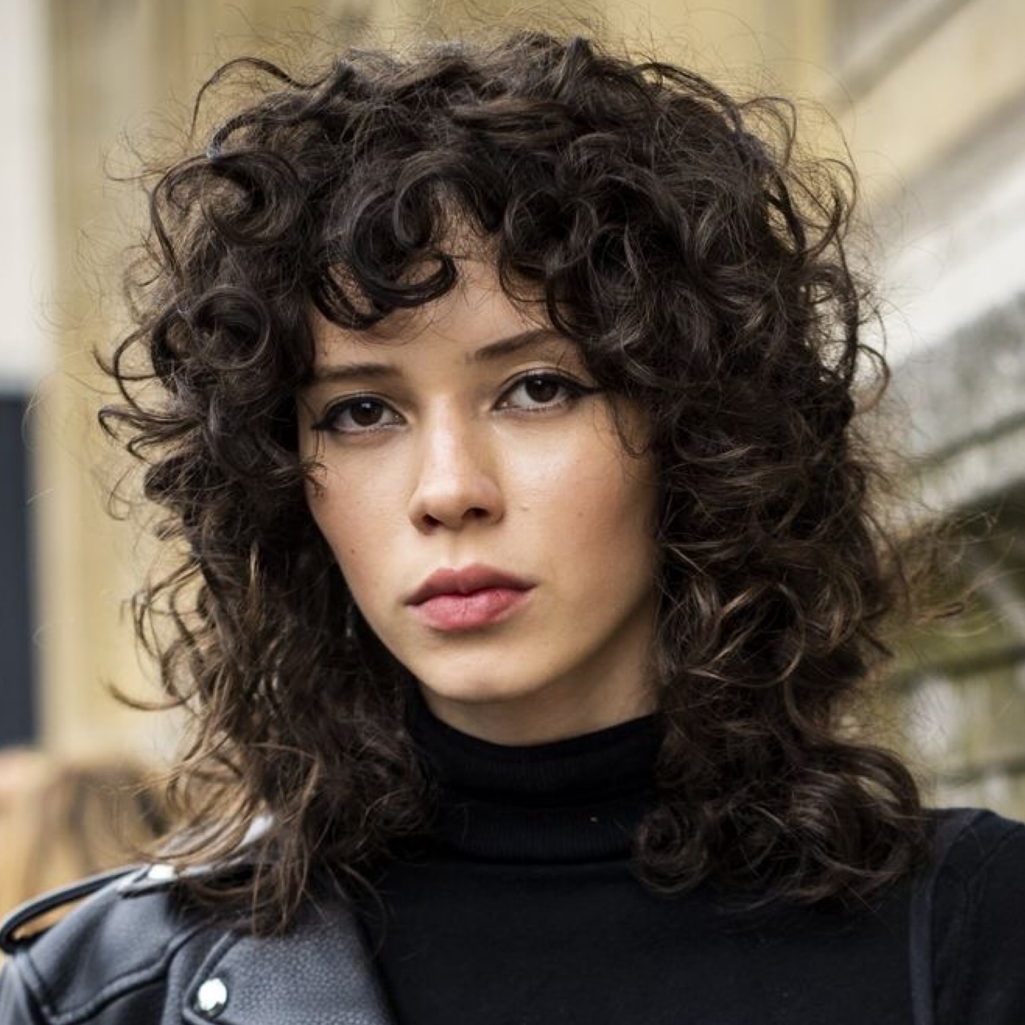 Como Fazer um Mullet Cacheado Perfeito: Guia Completo