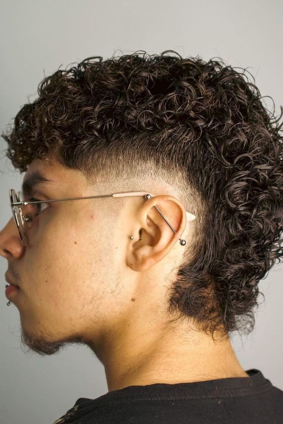 Wolf Cut vs Mullet: Entenda as Diferenças e Qual Escolher