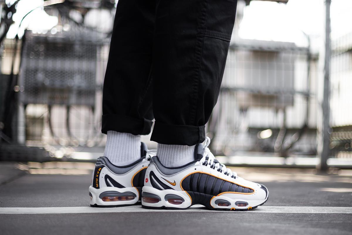 Nike Air Max Tailwind V styling