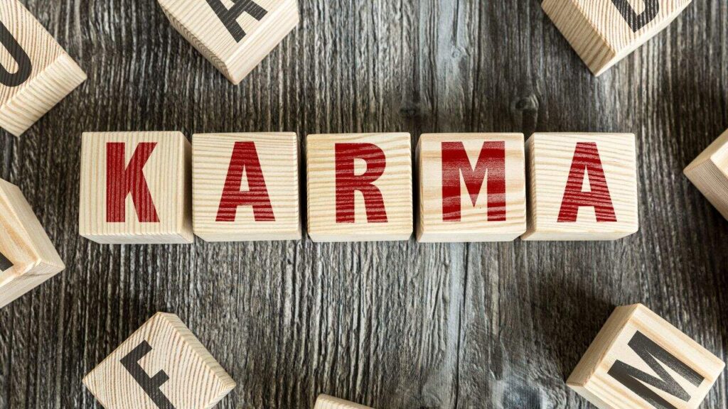 5 ideias de títulos:
1. Karma: Desvendando a Lei de Causa e Efeito nas Tradições Orientais
2. Karma Positivo vs. Karma Negativo: Como Suas Ações Moldam Seu Futuro
3. A Conexão Entre Karma