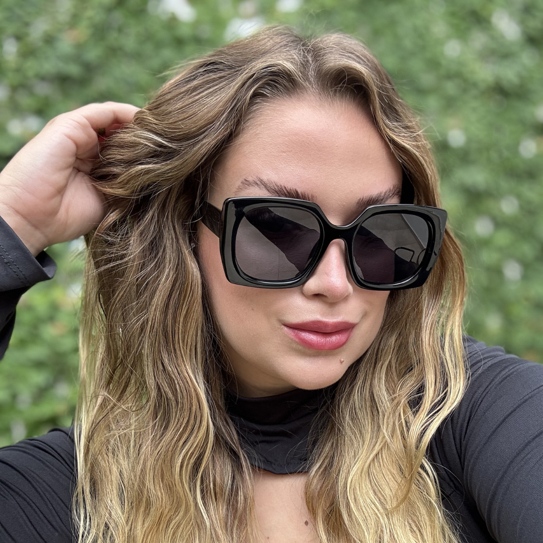Oversized ou Minimalista? Como Definir Seu Estilo com Óculos de Sol