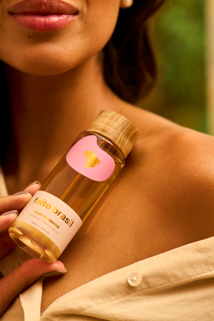 5 ideias de títulos:
1. Óleo de Banho: O Segredo para uma Pele Hidratada e Macia
2. Bioderma Atoderm Óleo de Banho: Análise Completa e Benefícios
3. L'Occitane Óleo de Banho: Luxo e Cuidado para sua Pele
4. Nivea Óleo de Banho: Uma Opção Acessível para Hidratação Diária
5. Comparativo: Qual o Melhor Óleo de Banho para o seu Tipo de Pele?