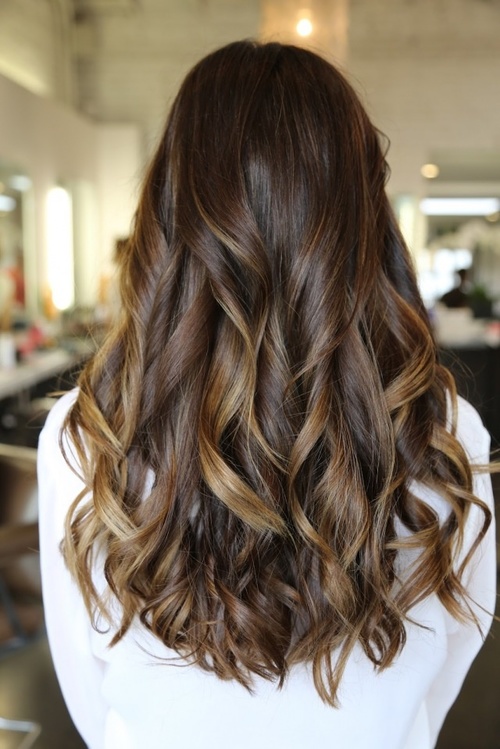 5 ideias de títulos: 1. Ombré Hair em Cabelos Longos: O Guia Completo para um Visual Radiante. 2. Descubra o Ombré Hair Perfeito para Cabelos Longos: Tendências e Dicas. 3. Cabelos Longos Iluminados: Tudo Sobre a Técnica Ombré Hair. 4. Ombré Hair: A Escolha Ideal para Cabelos Longos com Baixa Manutenção. 5. Transforme Seus Cabelos Longos com o Poder do Ombré Hair.