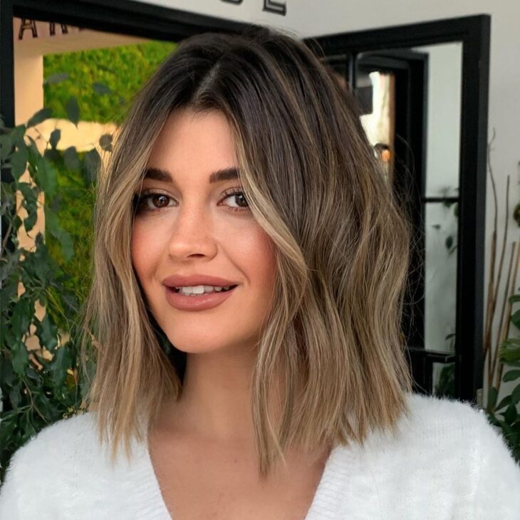 Benefícios do ombré hair para iluminar o rosto em cabelos curtos