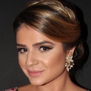 Romeu Felipe Revela as Técnicas por Trás do Ombre Hair Perfeito de Thássia Naves