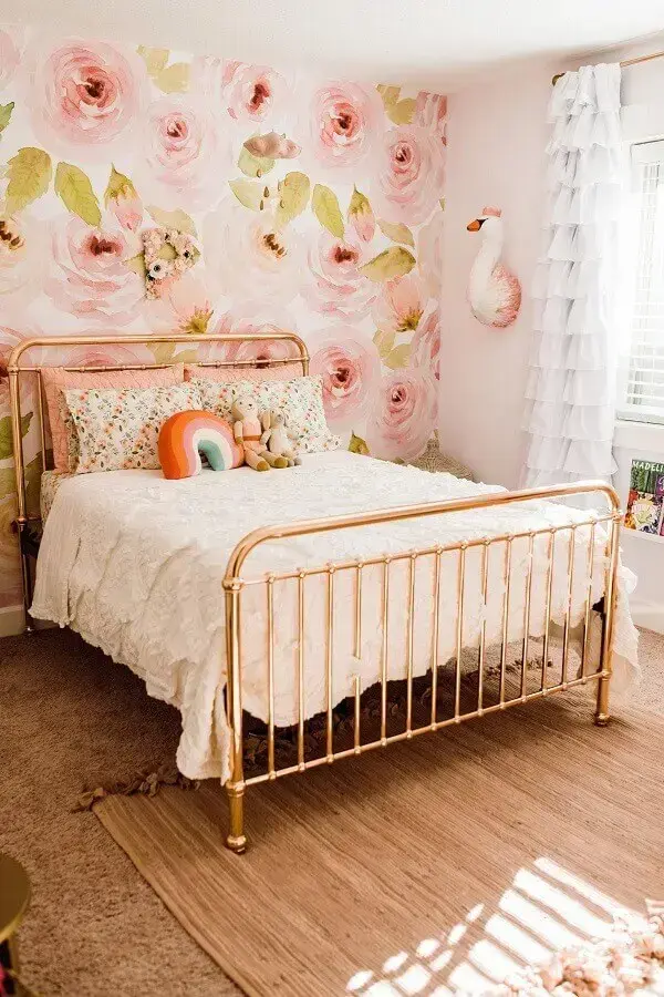 papel de parede quarto feminino com listras