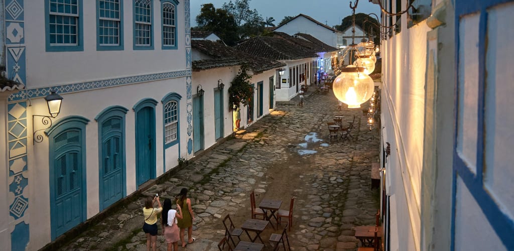 1. Guia Completo dos Patrimônios Culturais do Brasil pela UNESCO
2. Descubra os Tesouros Naturais do Brasil: Patrimônios Mundiais da UNESCO
3. Patrimônio Misto no Brasil: Onde Cultura e Natureza se Encontram
4. Patrimônios Imateriais do Brasil: Tradições que a UNESCO Protege
5. Planejando sua Viagem pelos Patrimônios da UNESCO no Brasil