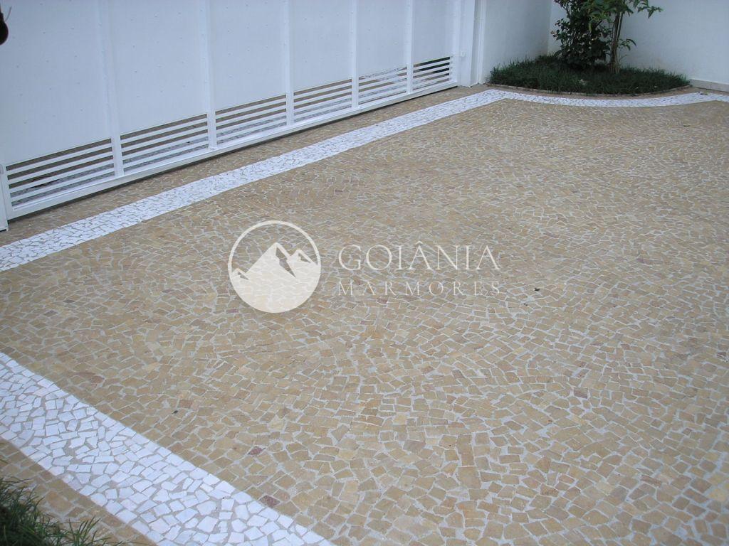 Petit Pavé