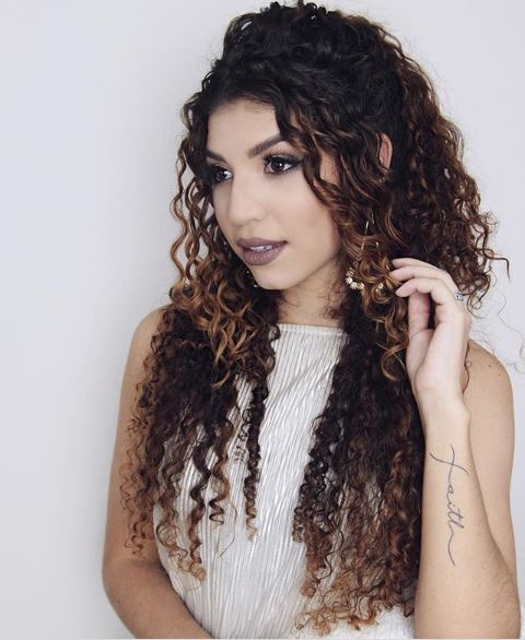 Guia Completo: Penteados Semipresos com Topete para Cabelos Longos