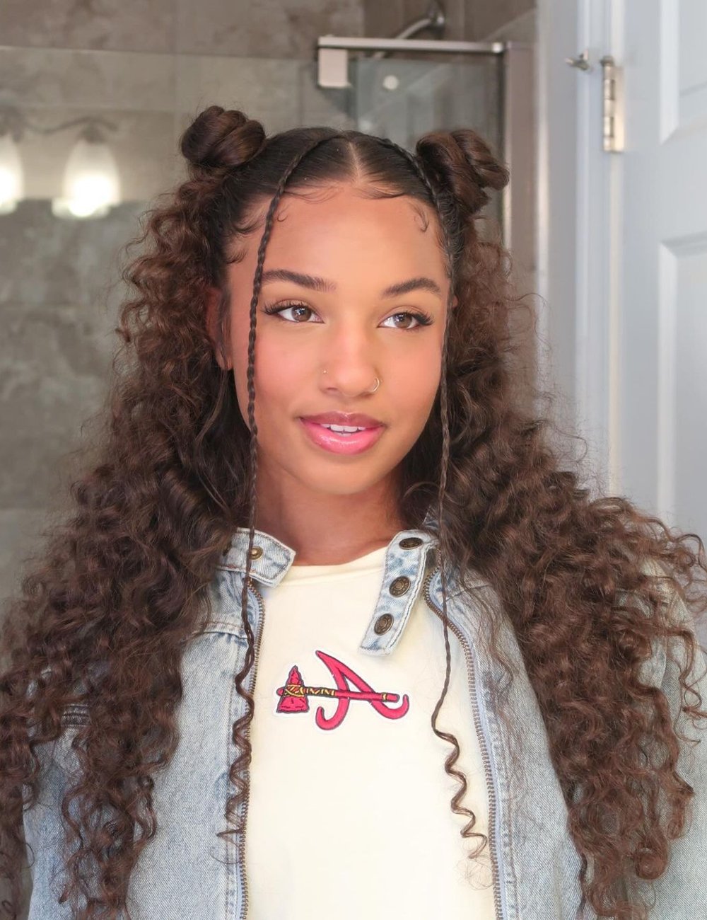 Guia Completo de Acessórios para Valorizar Seus Cachos