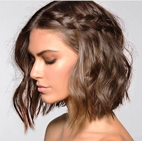 inspiração penteado madrinha cabelo curto liso