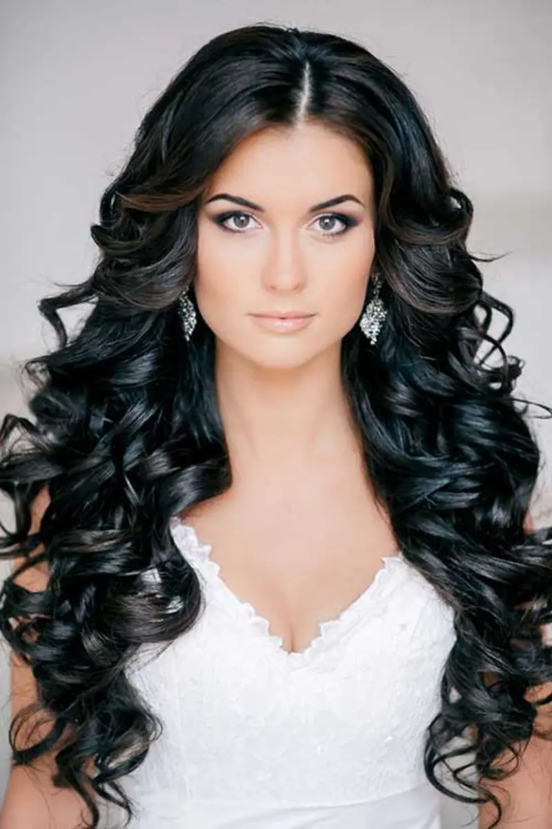 Penteados Rápidos para Cabelo Ondulado: 5 Opções para o Dia a Dia