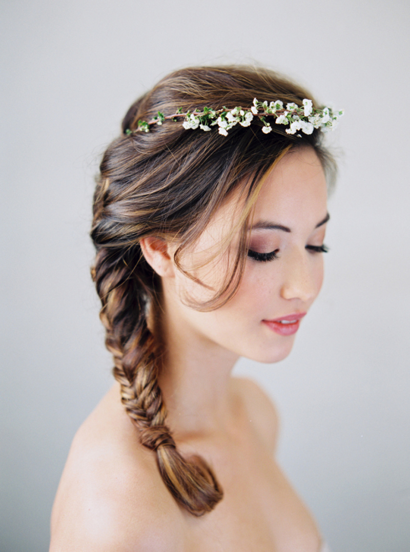 Como Escolher o Pente Ideal para seu Cabelo Liso: Madeira vs. Plástico